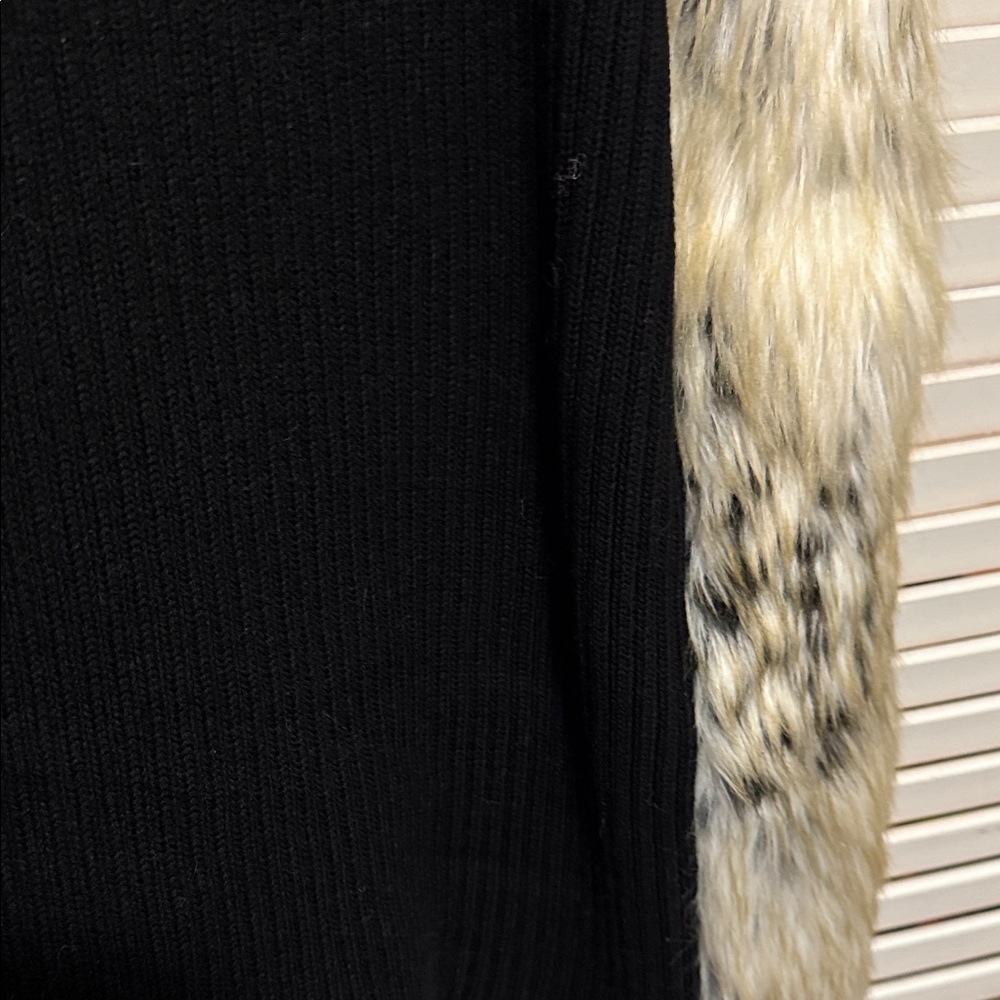 Rebecca Malone Black and Cream Faux Fur Vest - Picture 6 of 7